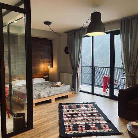 Kazbegi Stylish Apartment Екстериор снимка