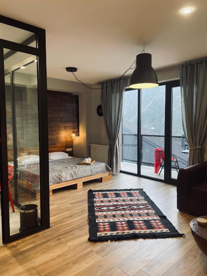 Kazbegi Stylish Apartment Екстериор снимка