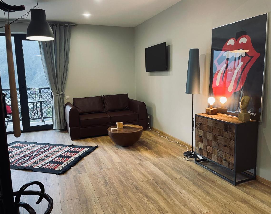 Kazbegi Stylish Apartment Екстериор снимка